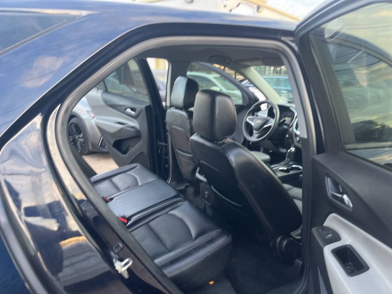 Chevrolet Equinox Vehicle Image 16