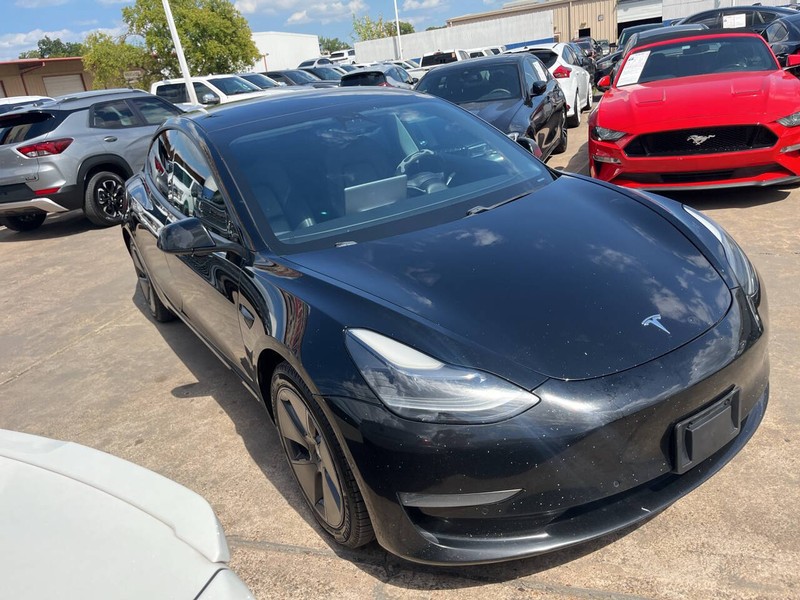 Tesla Model 3 Vehicle Image 03