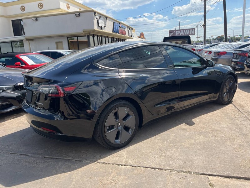 Tesla Model 3 Vehicle Image 04