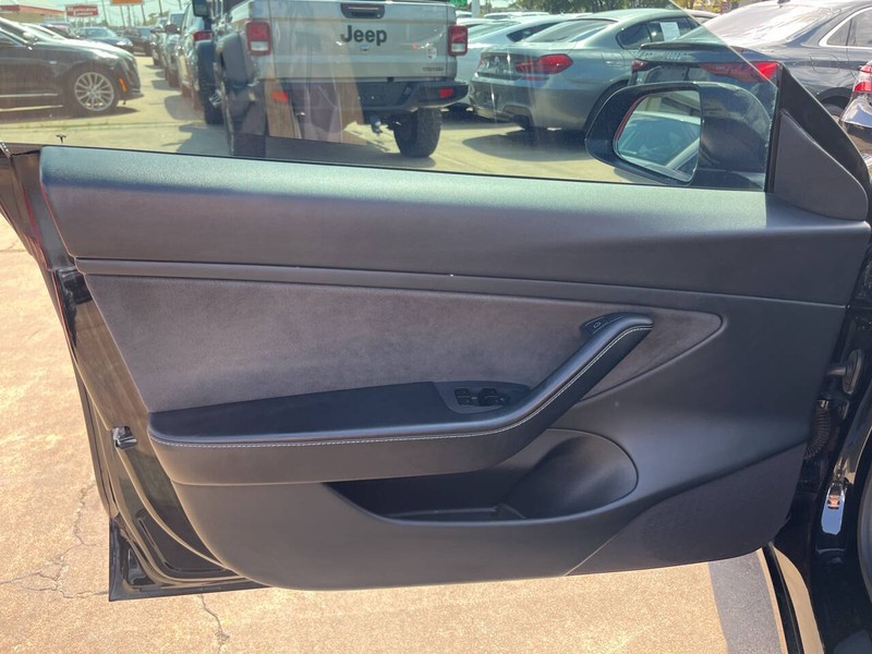 Tesla Model 3 Vehicle Image 06