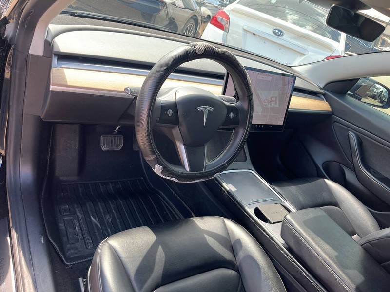 Tesla Model 3 Vehicle Image 08