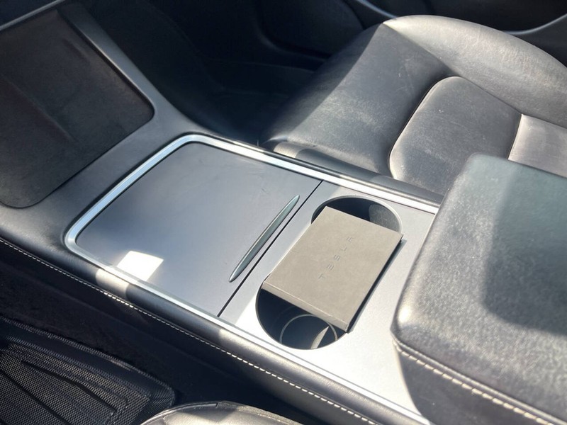 Tesla Model 3 Vehicle Image 13
