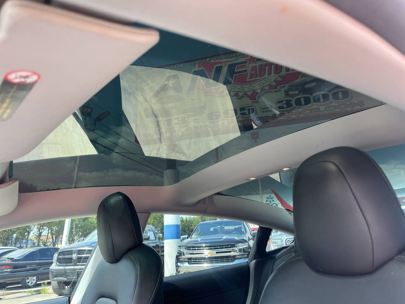 Tesla Model 3 Vehicle Image 14