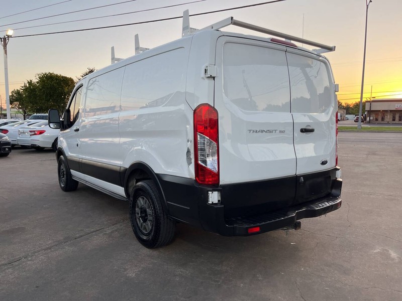 Ford Transit Van Vehicle Image 03