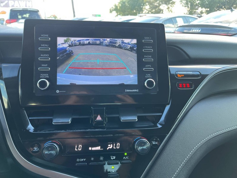 Toyota Camry Vehicle Image 11