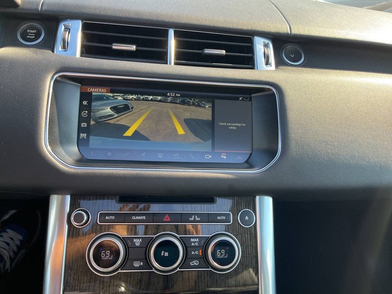 Land Rover Range Rover Sport Vehicle Image 12
