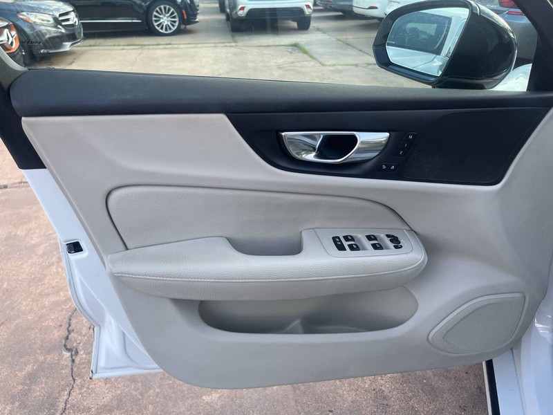 Volvo S60 Vehicle Image 07