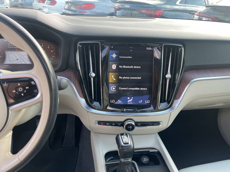 Volvo S60 Vehicle Image 11