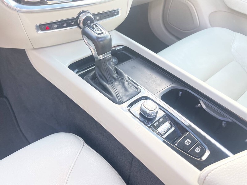 Volvo S60 Vehicle Image 12