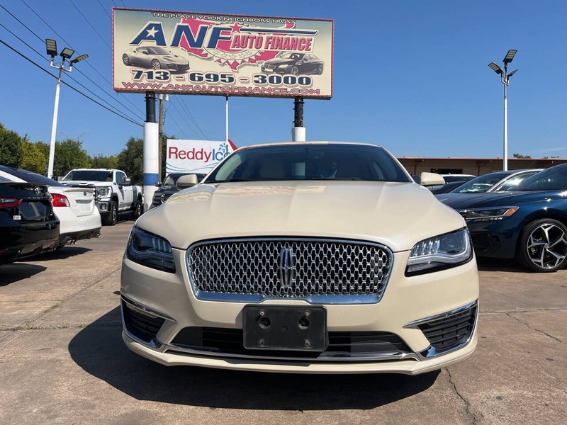 Lincoln MKZ Vehicle Image 02