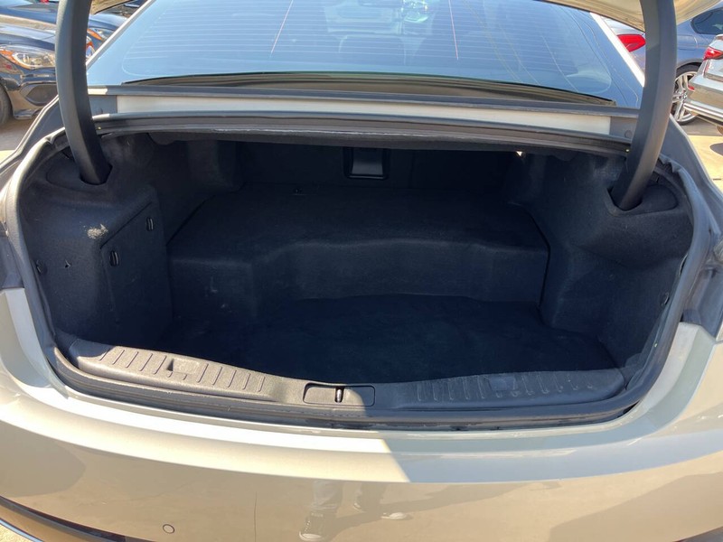 Lincoln MKZ Vehicle Image 09