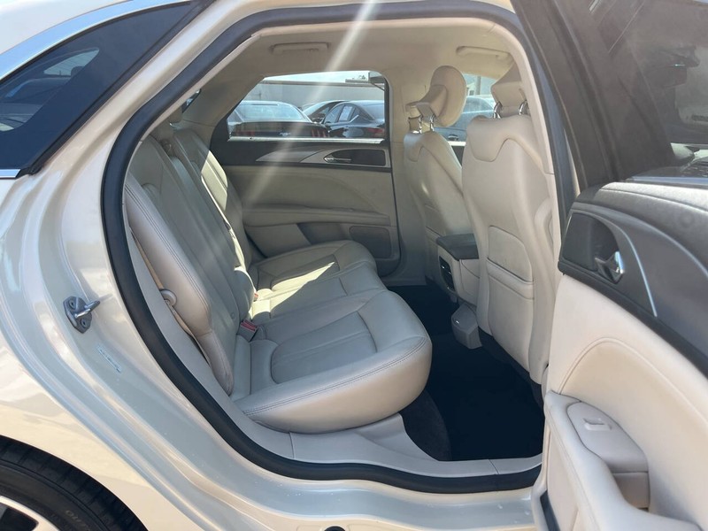 Lincoln MKZ Vehicle Image 10