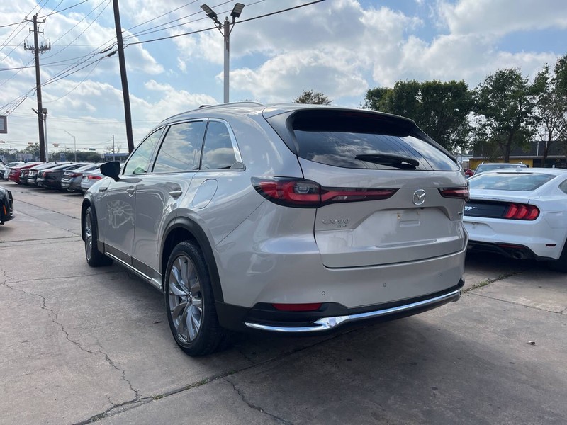 Mazda CX-90 Vehicle Image 03