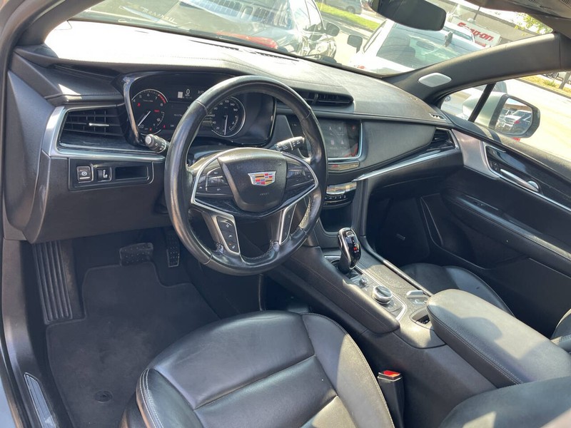 Cadillac XT5 Vehicle Image 08