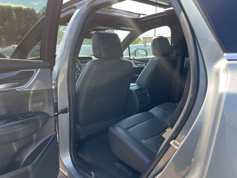 Cadillac XT5 Vehicle Image 14