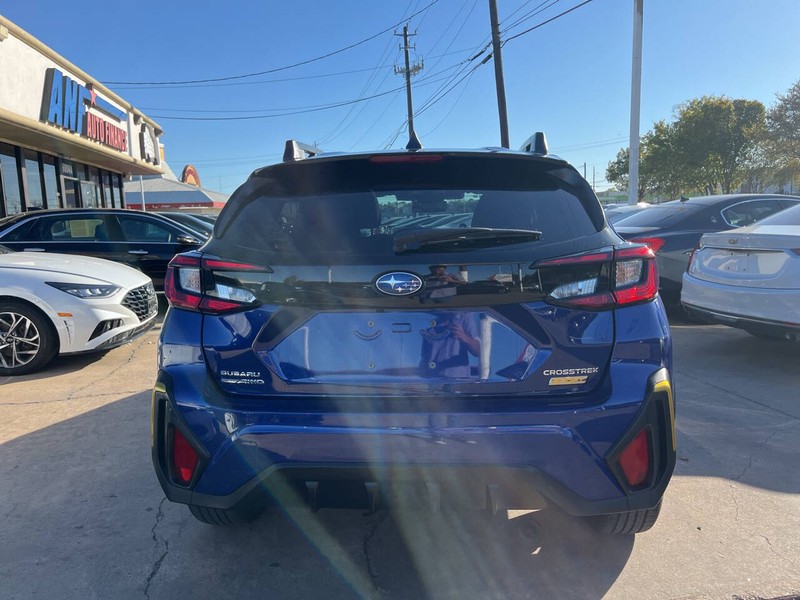 Subaru Crosstrek Vehicle Image 04