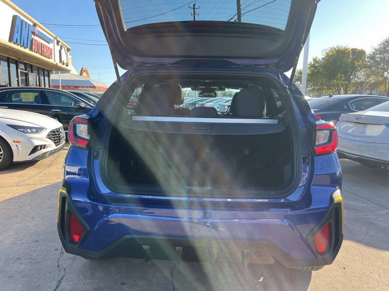 Subaru Crosstrek Vehicle Image 09