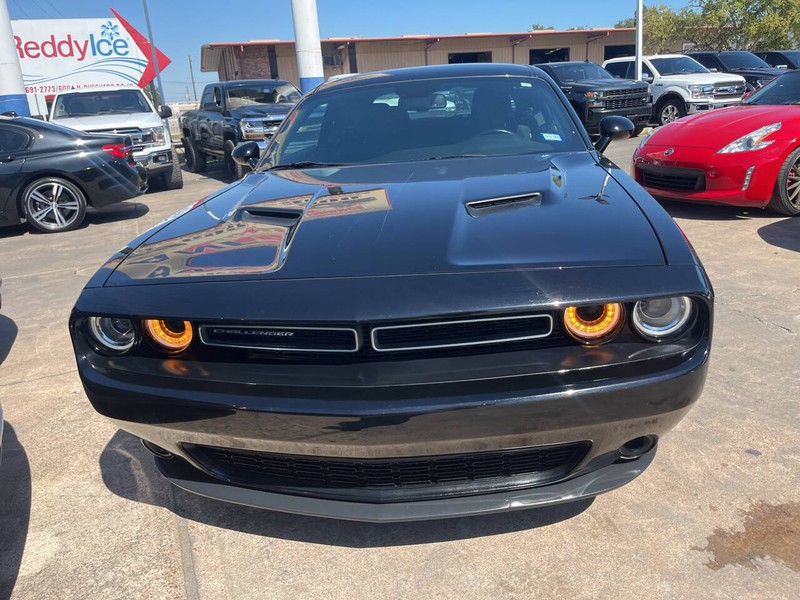 Dodge Challenger Vehicle Image 02