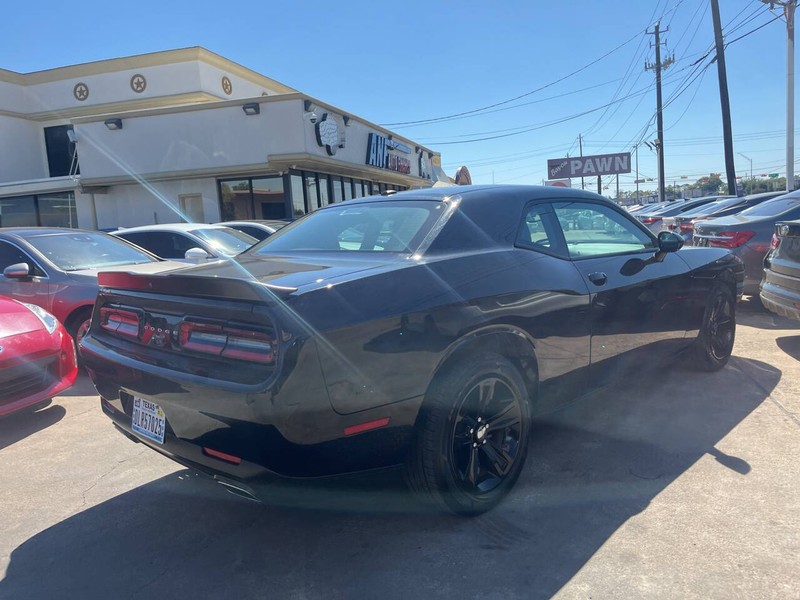 Dodge Challenger Vehicle Image 03