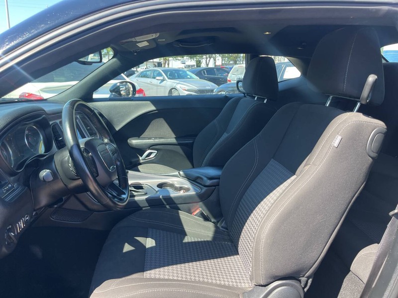 Dodge Challenger Vehicle Image 07