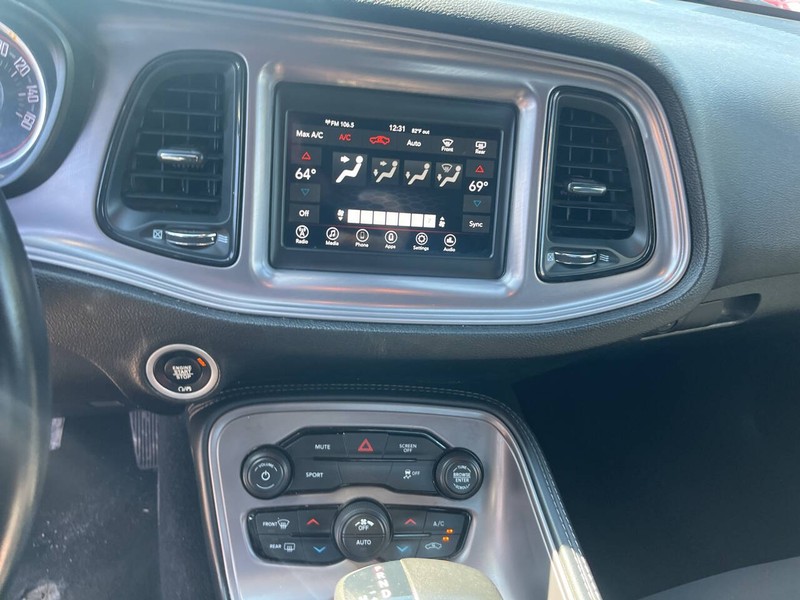 Dodge Challenger Vehicle Image 08