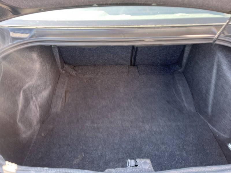 Dodge Challenger Vehicle Image 11