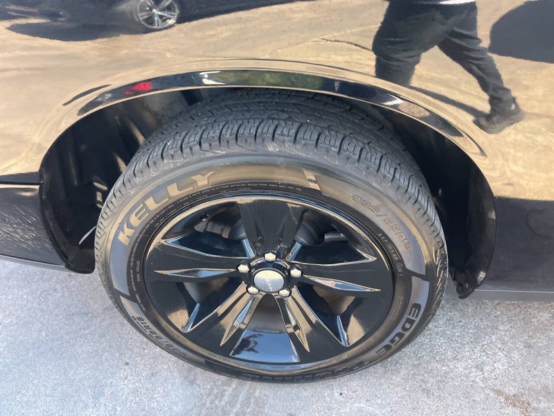 Dodge Challenger Vehicle Image 14