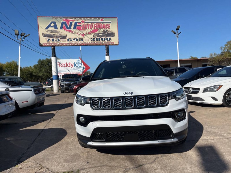 Jeep Compass Vehicle Image 02