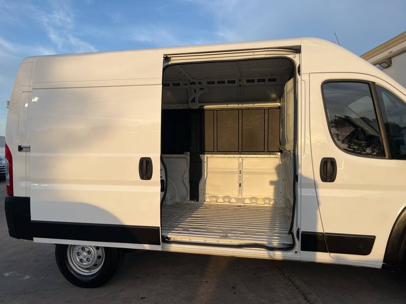 Ram ProMaster Cargo Van Vehicle Image 11