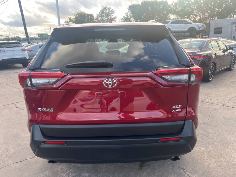 Toyota RAV4 Vehicle Image 05