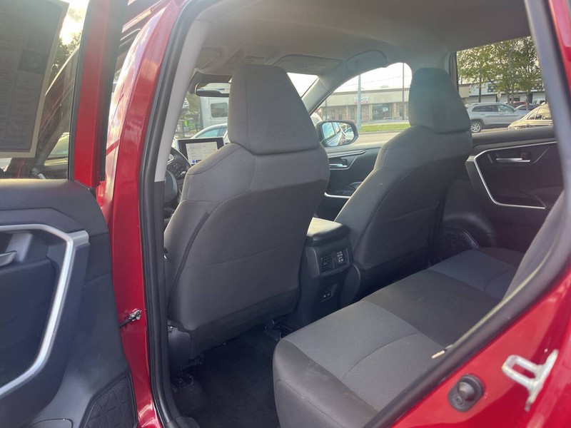 Toyota RAV4 Vehicle Image 15