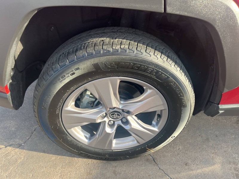 Toyota RAV4 Vehicle Image 19