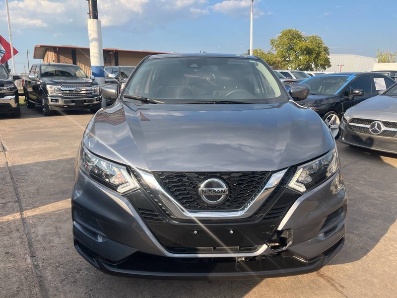 Nissan Rogue Sport Vehicle Image 02