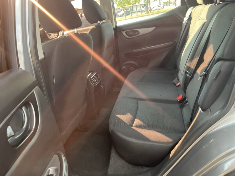 Nissan Rogue Sport Vehicle Image 17