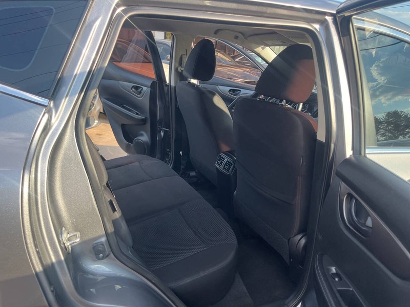 Nissan Rogue Sport Vehicle Image 19