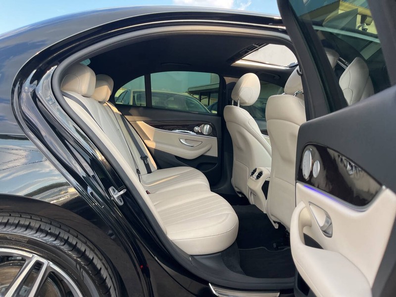 Mercedes-Benz E-Class Vehicle Image 10