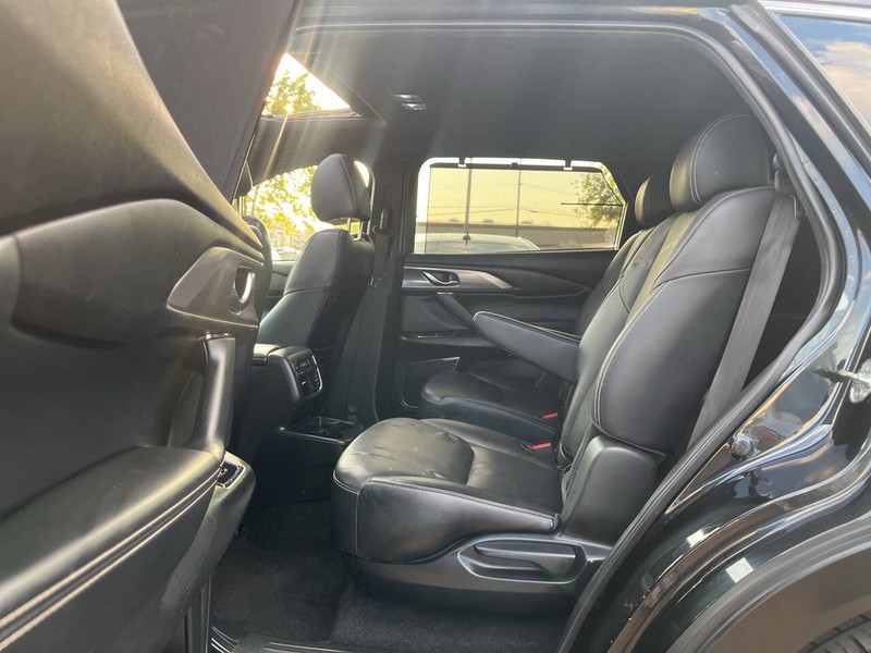 Mazda CX-9 Vehicle Image 08