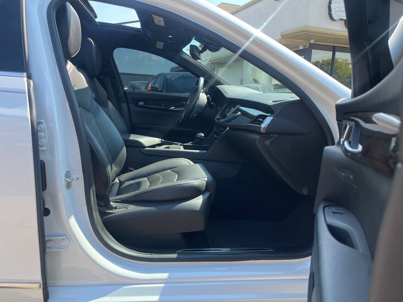 Cadillac CT6 Sedan Vehicle Image 12