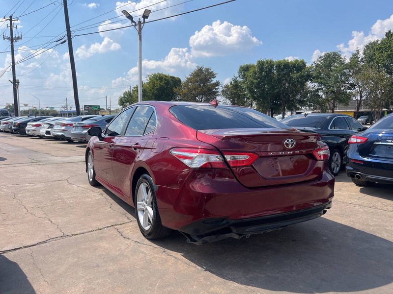 Toyota Camry Vehicle Image 03