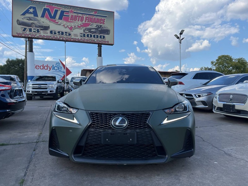 Lexus IS Vehicle Image 02