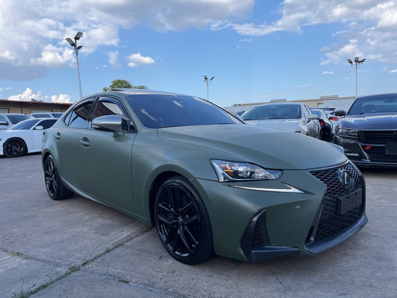 Lexus IS Vehicle Image 06