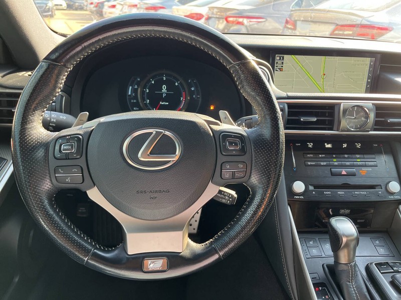 Lexus IS Vehicle Image 13