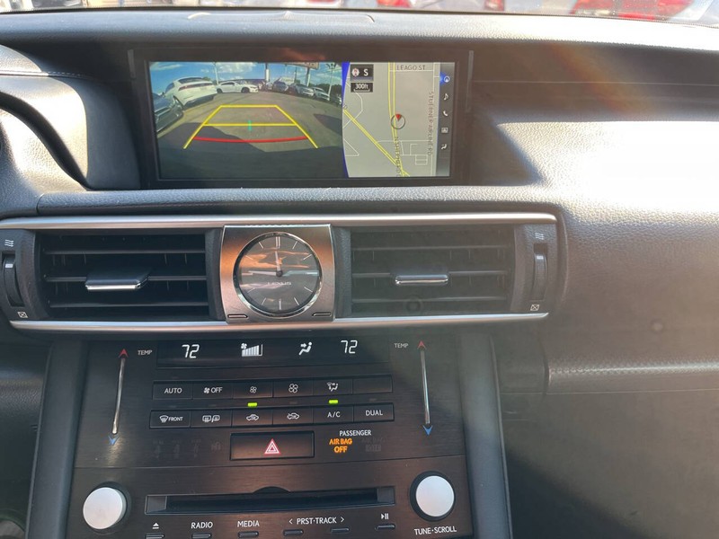 Lexus IS Vehicle Image 14