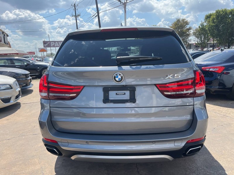 BMW X5 Vehicle Image 05