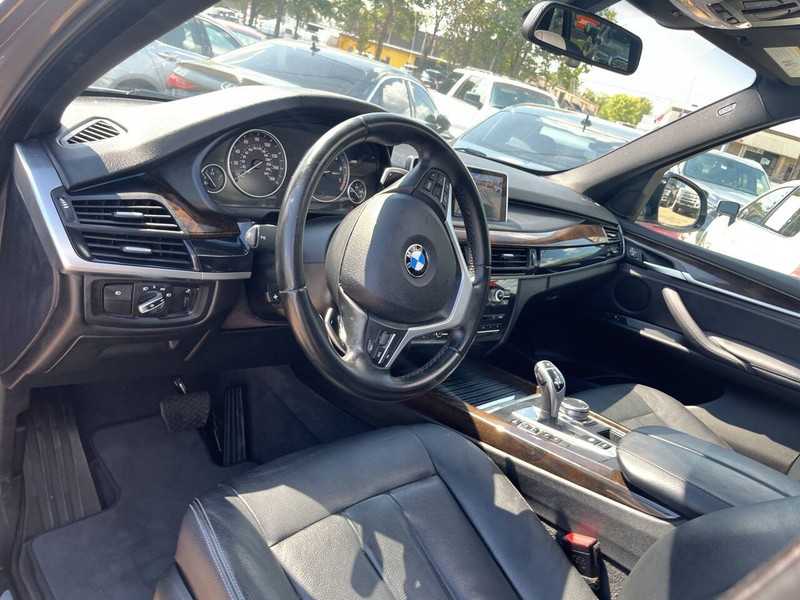 BMW X5 Vehicle Image 08