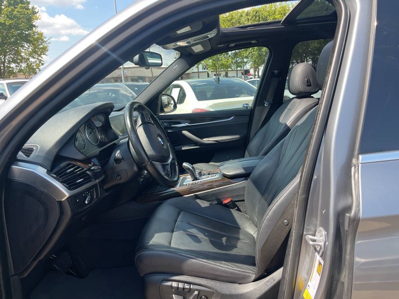 BMW X5 Vehicle Image 09