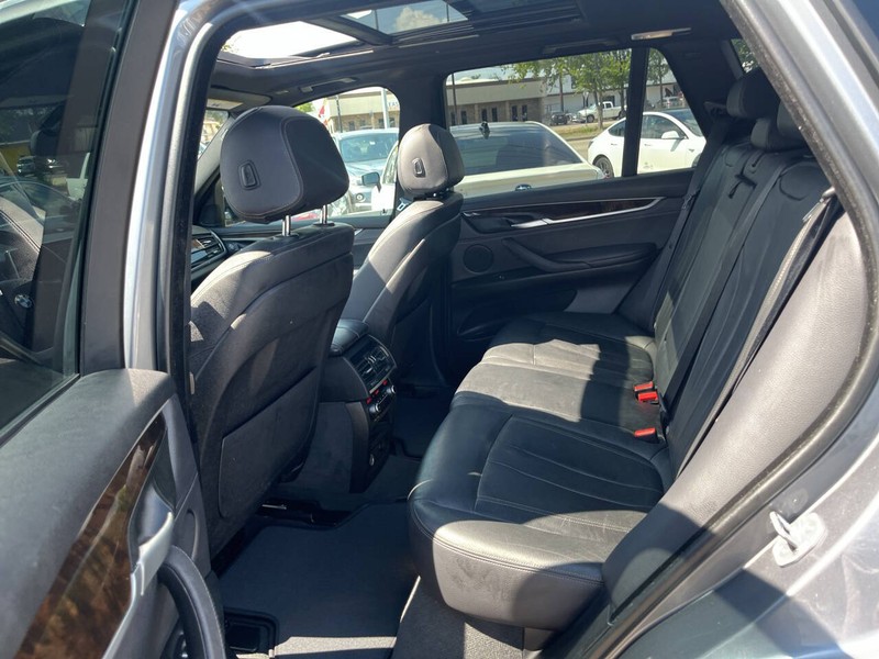 BMW X5 Vehicle Image 19
