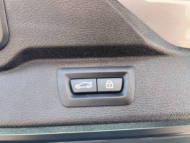 BMW X5 Vehicle Image 22