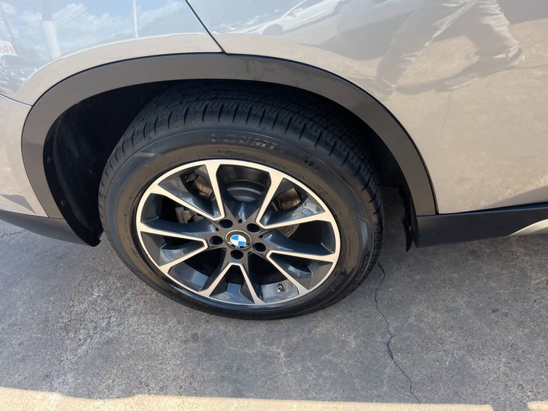BMW X5 Vehicle Image 26