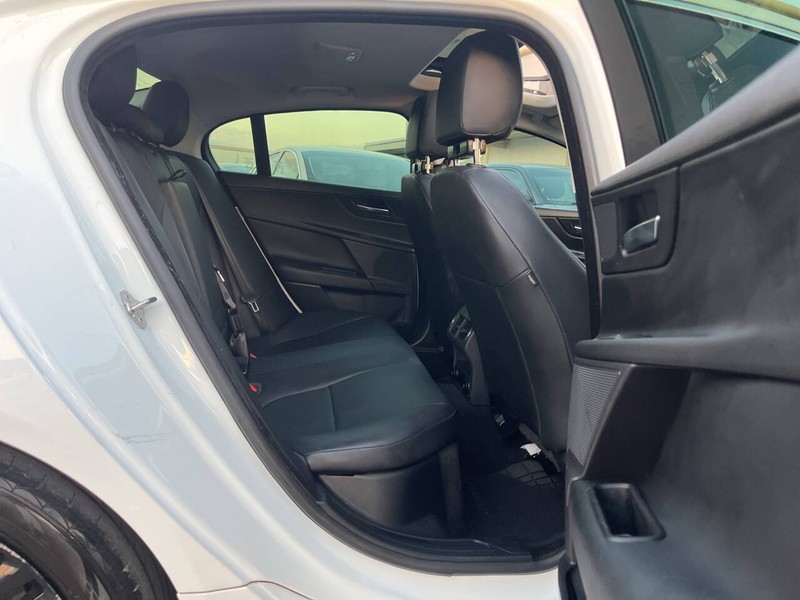 Jaguar XE Vehicle Image 10